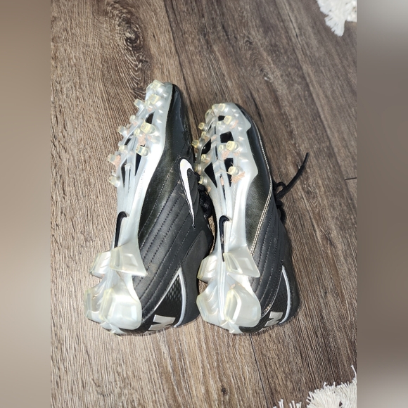 Athletic_Shoes